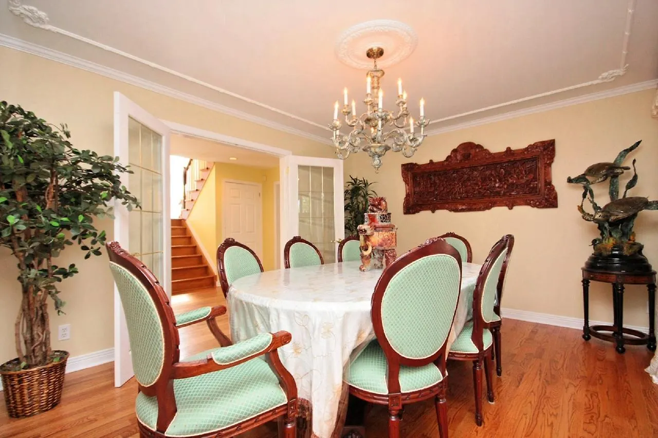 Estate Home With Indoor Swimming Pool 渥太華 加拿大